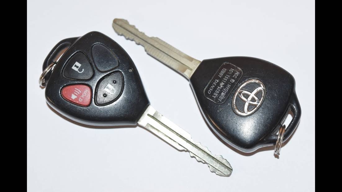 toyota key fob battery replacement